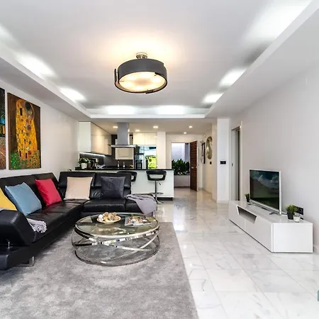 Apartamento Luxurious Beachside In The Heart Of Puente