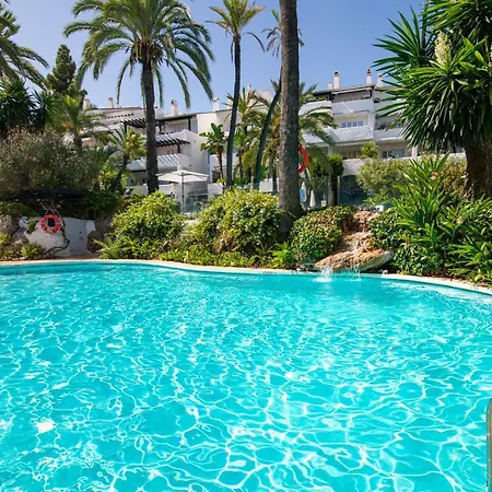 Apartmán Luxurious Beachside In The Heart Of Puente Marbella