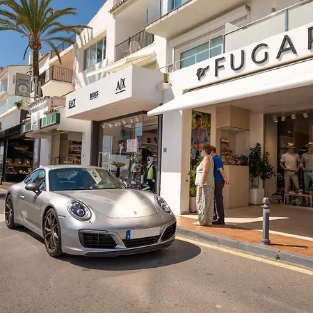 Luxurious Beachside In The Heart Of Puente