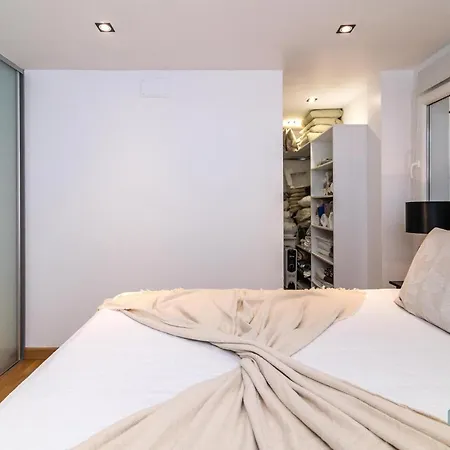 Apartmán Luxurious Beachside In The Heart Of Puente Marbella