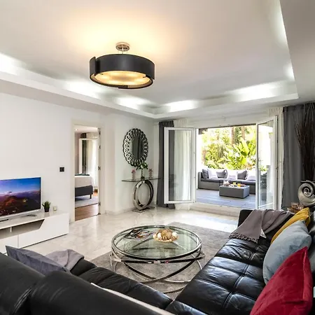 Luxurious Beachside In The Heart Of Puente Apartmán
