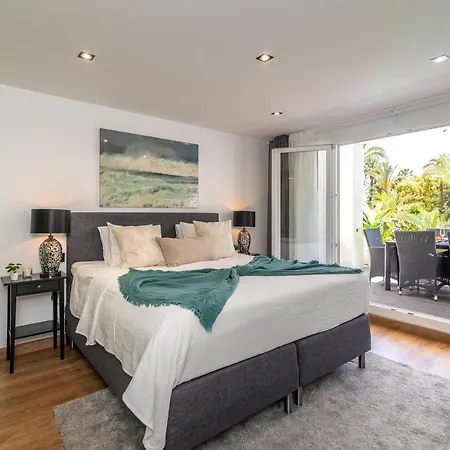 公寓 Luxurious Beachside In The Heart Of Puente 马尔韦利亚