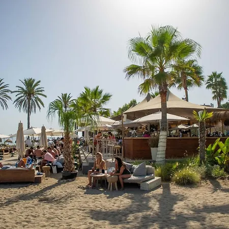 Apartman Luxurious Beachside In The Heart Of Puente Marbella