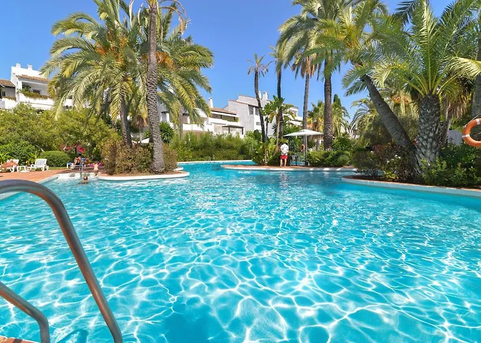 Luxurious Beachside In The Heart Of Puente Marbella