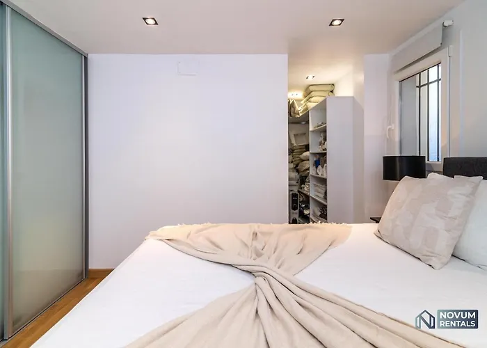 Апартаменты Luxurious Beachside In The Heart Of Puente Марбелья