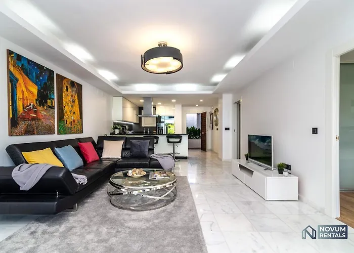 Lägenhet Luxurious Beachside In The Heart Of Puente