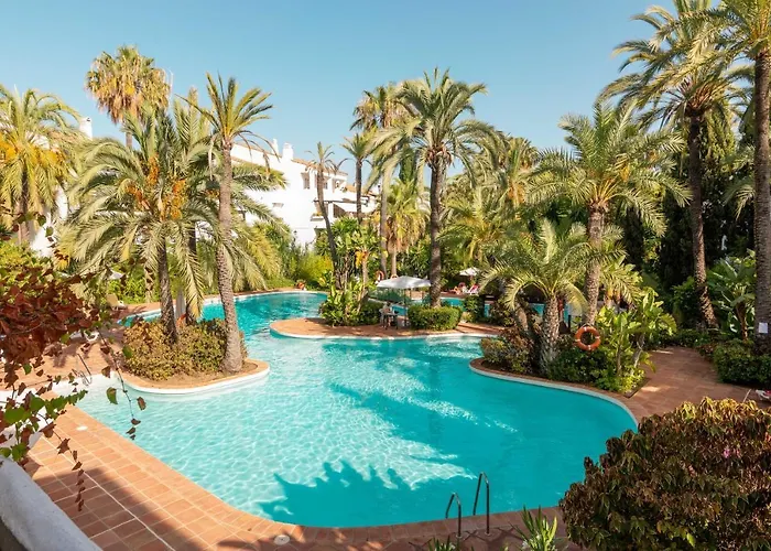 Luxurious Beachside In The Heart Of Puente Marbella