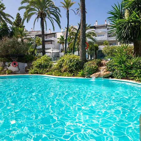Apartment Luxurious Beachside In The Heart Of Puente Marbella